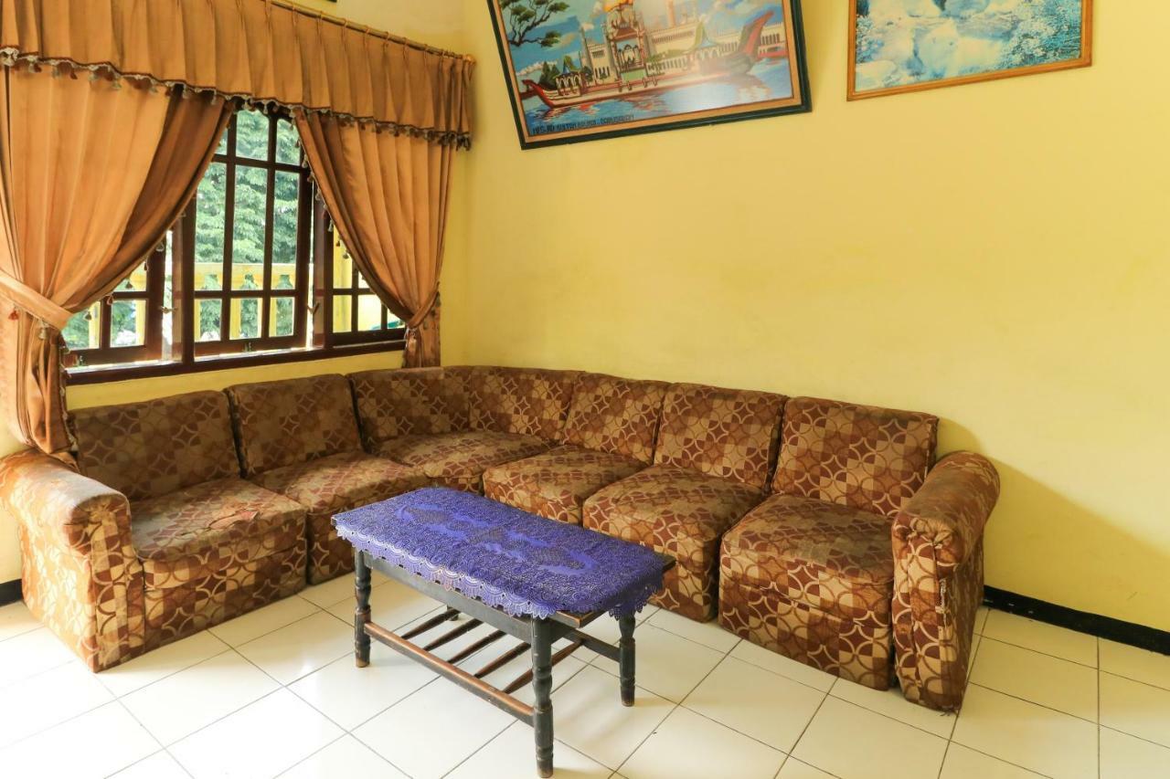 Dharmawati Homestay Syariah At Terminal Purabaya Waru Esterno foto