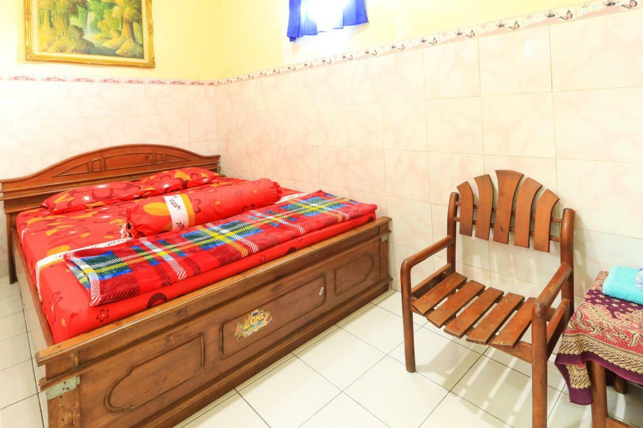 Dharmawati Homestay Syariah At Terminal Purabaya Waru Esterno foto