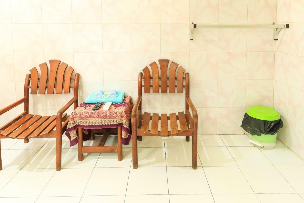 Dharmawati Homestay Syariah At Terminal Purabaya Waru Esterno foto