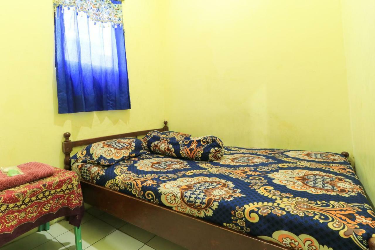 Dharmawati Homestay Syariah At Terminal Purabaya Waru Esterno foto