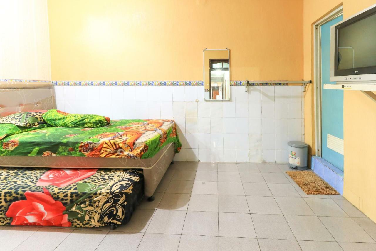 Dharmawati Homestay Syariah At Terminal Purabaya Waru Esterno foto