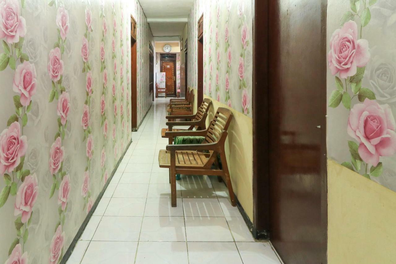 Dharmawati Homestay Syariah At Terminal Purabaya Waru Esterno foto
